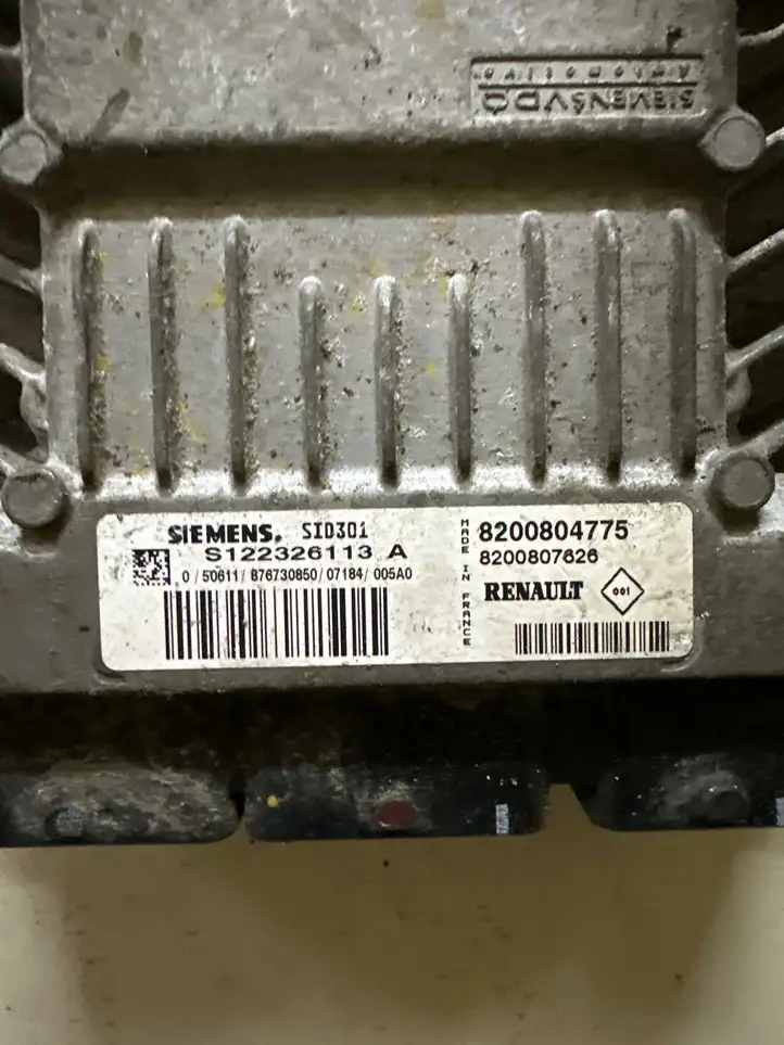 Renault Scenic II -  Grand scenic II (2006 - 2009)  S122326113A Блок управления двигателя