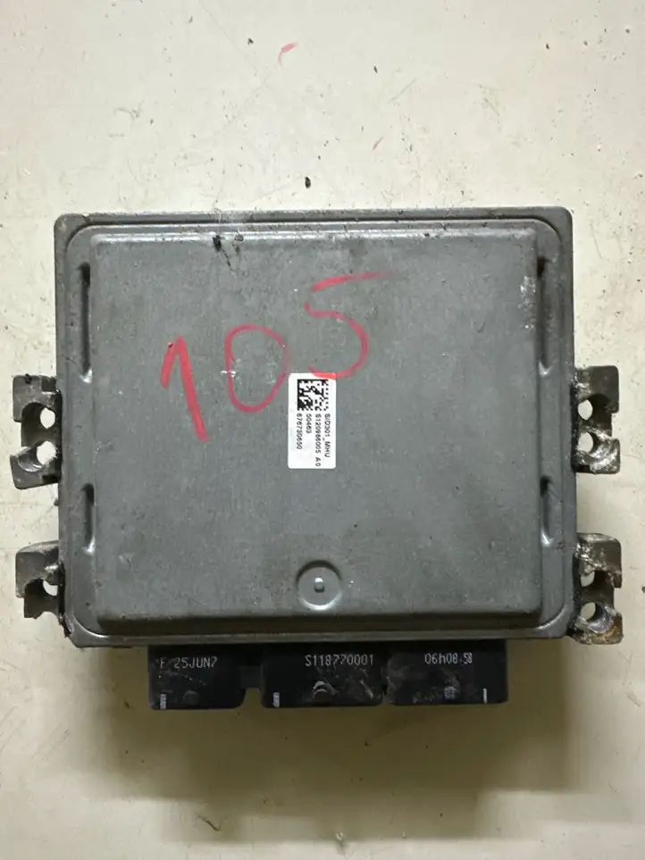 Renault Scenic II -  Grand scenic II (2006 - 2009)  S122326113A Блок управления двигателя