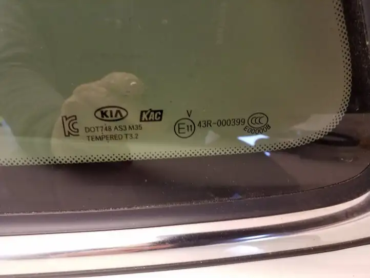 Kia Carens III (2013 - ) 43R000399 Заднее боковое стекло — фото 2