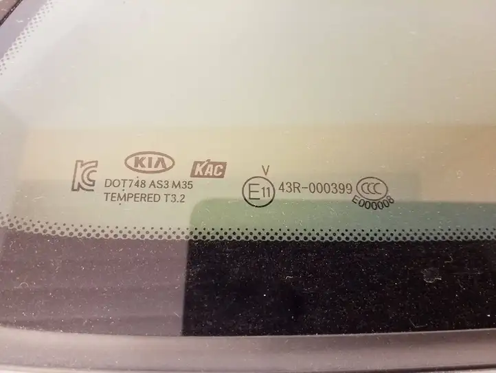 Kia Carens III (2013 - ) 43R000399 Заднее боковое стекло — фото 2