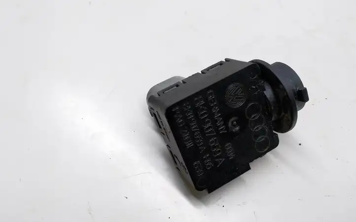 Volkswagen Touareg II (2010 - 2018)  8K0907659A Датчик качества воздуха