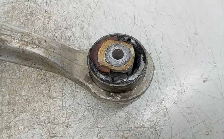 Audi A6 (1997 - 2001)   Вилы