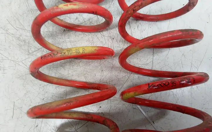 Volvo C30 (2010 - 2013)   Пружина