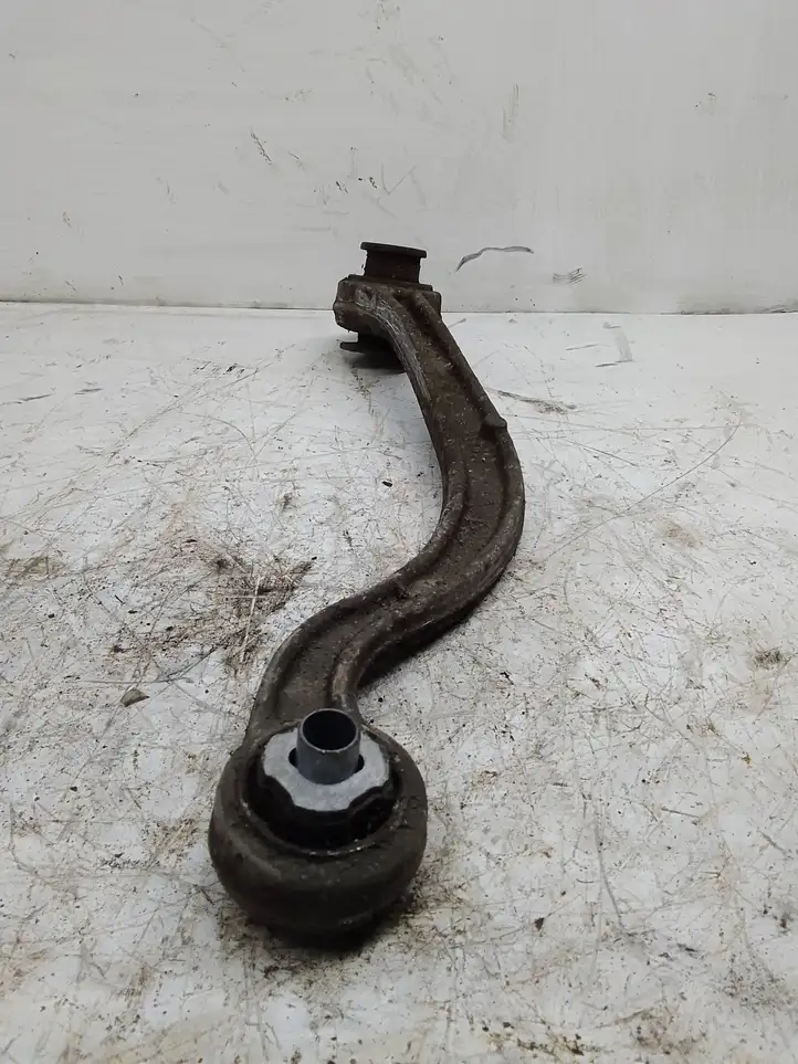 Citroen C5 (2004 - 2008)   Рычаг