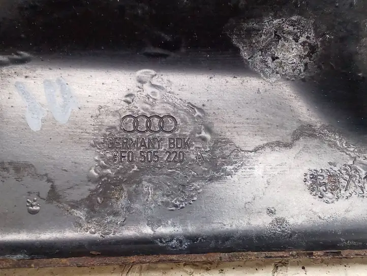 Audi A5 8T 8F (2007 - 2011) 8F0505220A Деталь задней подвески — фото 2