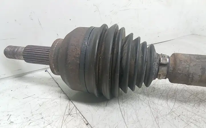 Renault Laguna (2001 - 2005)   Передняя полуось