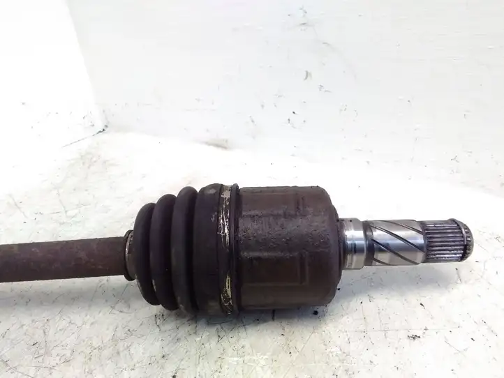 Kia Sorento (2002 - 2006)   Передняя полуось