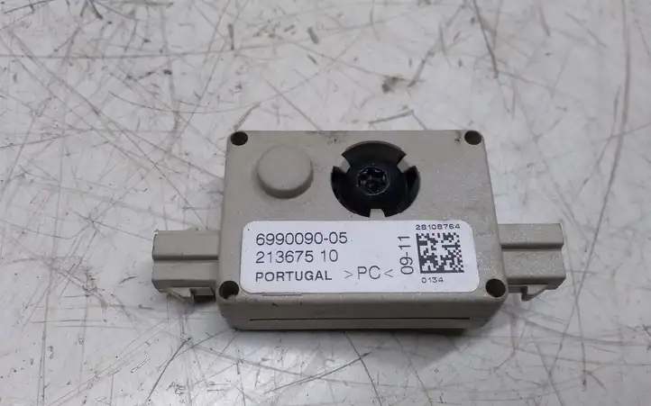 BMW 1 E82 E88 (2007 - 2014)  21367510 Усилитель антенны