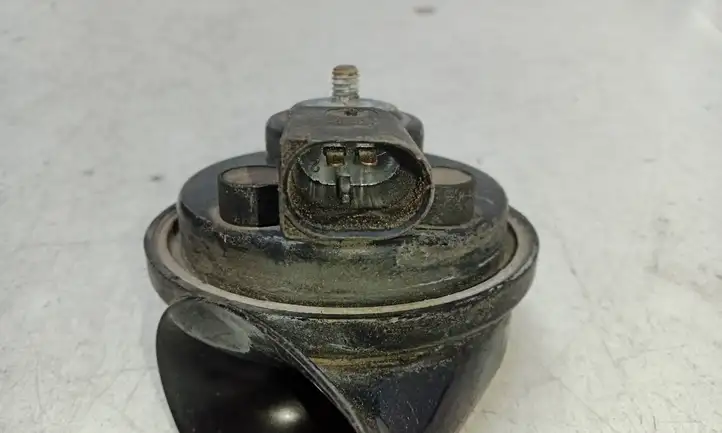 Volkswagen Touareg I (2002 - 2010)  6N0951223 Звуковой сигнал