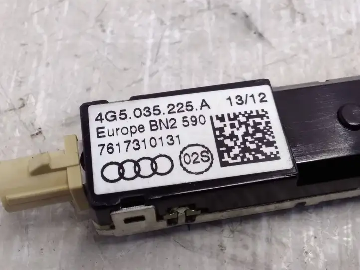 Audi A6 C7 (2011 - 2014) 4G5035225A Усилитель антенны — фото 2