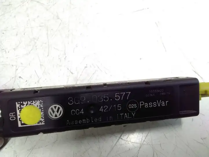 Volkswagen PASSAT B8 (2015 - ) 3G9035577 Усилитель антенны — фото 2