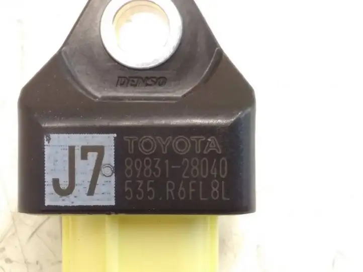 Toyota Prius (XW50) (2015 - ) 8983128040 Датчик удара SRS — фото 4