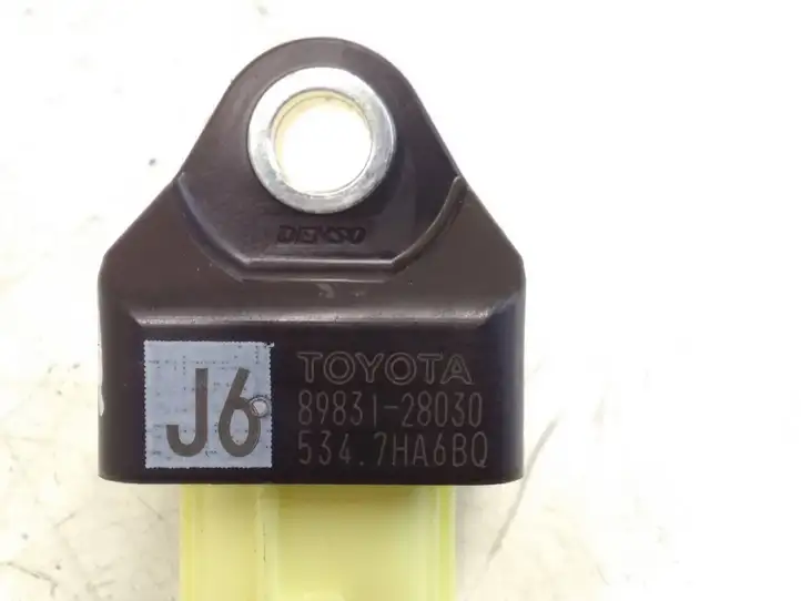 Toyota Prius (XW50) (2015 - ) 8983128030 Датчик удара SRS — фото 4