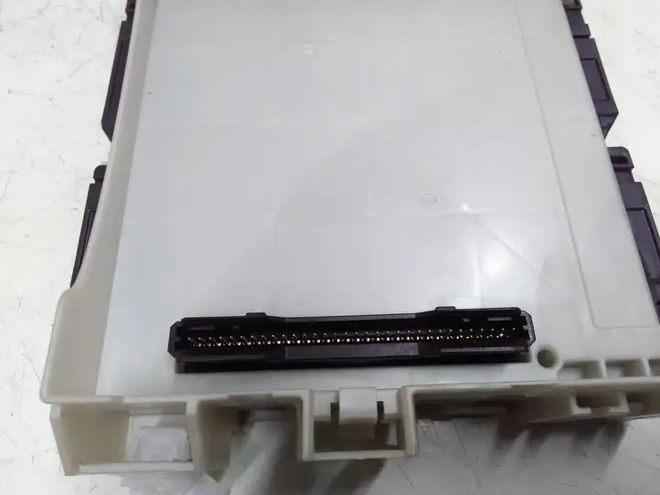 Toyota Prius (XW50) (2015 - ) 8273047560 Модуль комфорта — фото 2