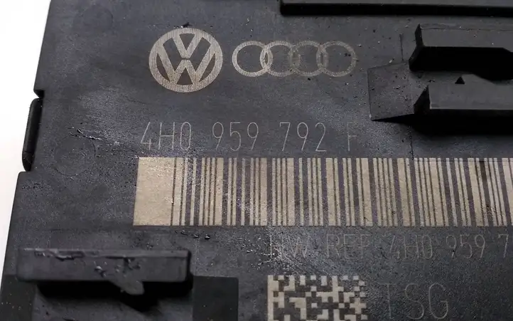 Volkswagen Touareg II (2010 - 2018) 4H0959792F Блок управления дверью — фото 2