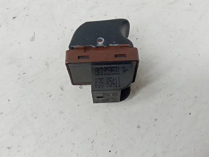 Audi Q5 SQ5 (2008 - 2012) 8K0959831A Кнопка закрытия крышки багажника — фото 3