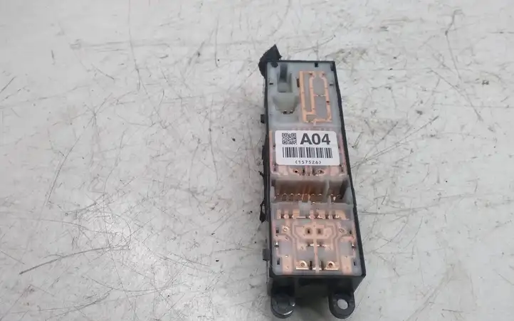 Subaru Outback (2009 - 2014) 157526 Кнопка стеклоподъемников — фото 3