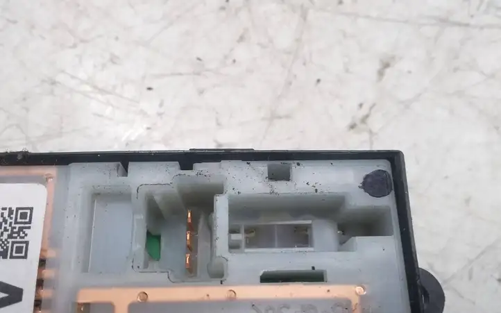 Subaru Outback (2009 - 2014) 157526 Кнопка стеклоподъемников — фото 5