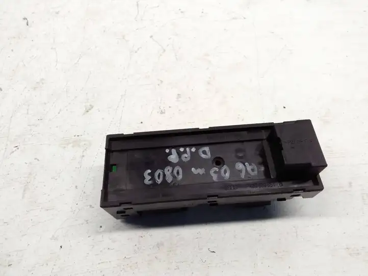 Audi A6 S6 C5 4B (2001 - 2004) 4B0959851B Кнопка стеклоподъемников — фото 4