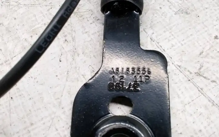 Peugeot 508 (2010 - 2014)  46163559 Замок переднего ремня