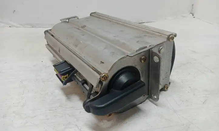 Volkswagen Bora (1998 - 2005) 1J0880204B Подушка безопасности пассажира — фото 4