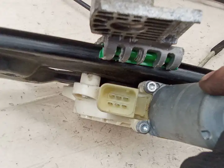 Mercedes-Benz E W211 (2002 - 2009)  A2117200246 Передний комплект электрического механизма для подъема окна