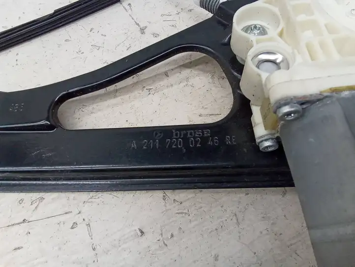 Mercedes-Benz E W211 (2002 - 2009)  A2117200246 Передний комплект электрического механизма для подъема окна