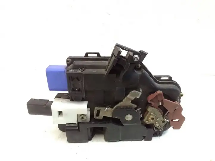 Volkswagen Touareg I (2002 - 2010)  3D1837016A Замок передней двери