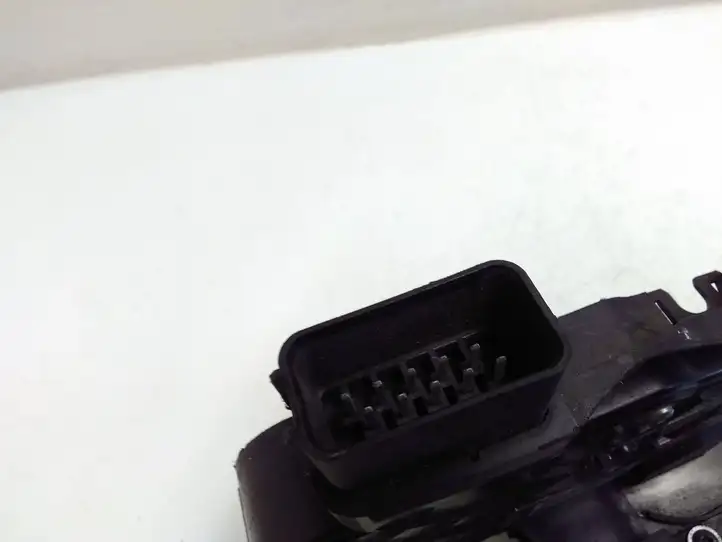 Ford Mondeo MK IV (2007 - 2014)  8M2AR21813CA Замок передней двери