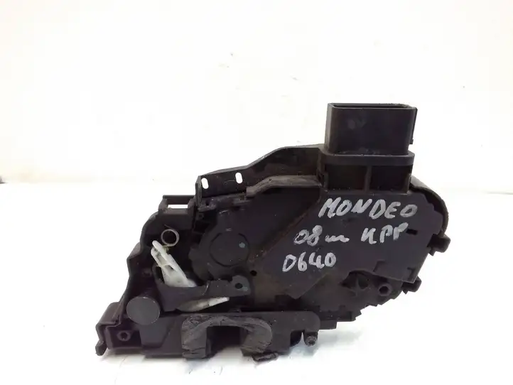 Ford Mondeo MK IV (2007 - 2014)  8M2AR21813CA Замок передней двери