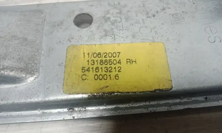 Opel Corsa D (2006 - 2010) 13188504RH Механический стеклоподъемник задней двери — фото 2