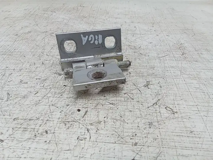 Volvo XC90 (2006 - 2014)   Нижняя петля задней двери