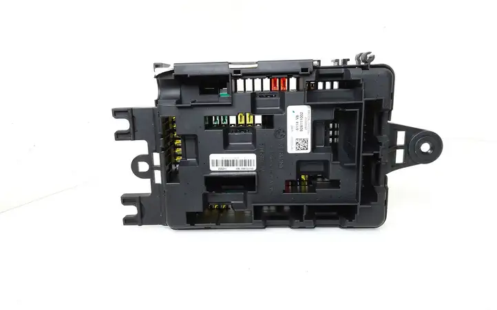 BMW 3 F30 F35 F31 (2012 - 2018)  926111002 Блок предохранителей