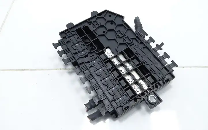 Mercedes-Benz E W213 (2016 - )  A2135406200 Блок предохранителей