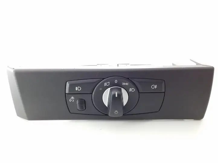 BMW 5 E60 E61 (2004 - 2010) 6988565 Включатель фонарей — фото 1