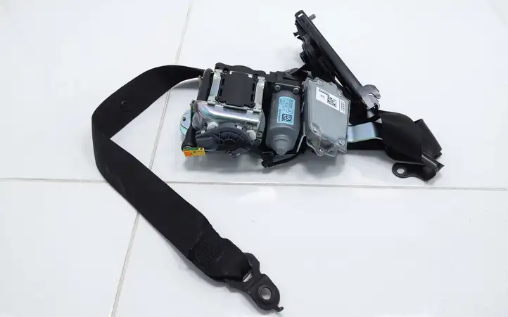 Mercedes-Benz E W212 (2009 - 2016)  610035800D Передний ремень безопасности