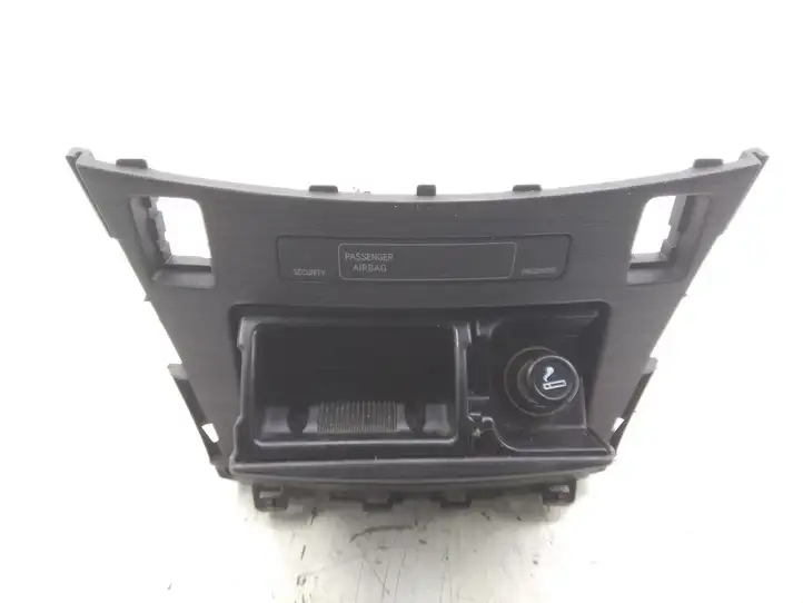 Toyota Avensis T270 (2009 - 2012) Передняя пепельница — фото 2
