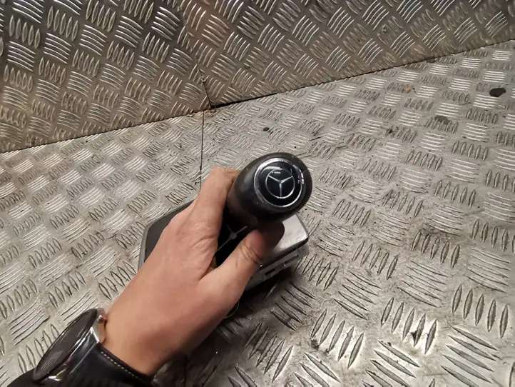 Mercedes-Benz E W212 (2009 - 2016)  A2122670788 Отделка рычага переключения передач (кожа, головка)