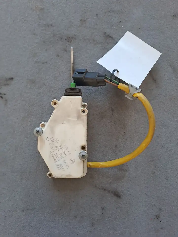 Volkswagen Sharan (2000 - 2003) 7M0959775C Мотор центрального замка — фото 1