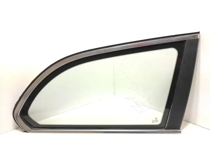 BMW 5 E60 E61 (2004 - 2010) Заднее боковое стекло — фото 1
