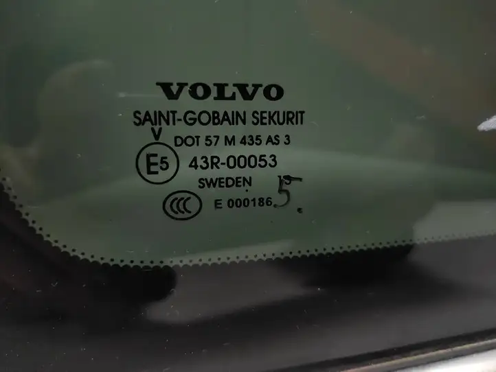 Volvo XC60 (2013 - 2017) 43R00053 Заднее боковое стекло — фото 3