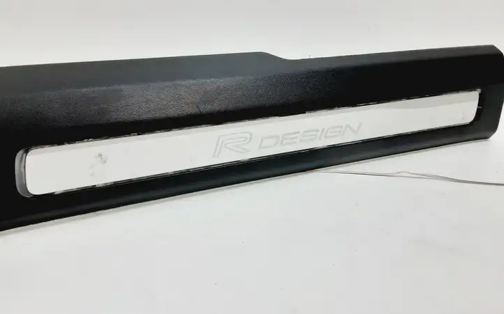 Volvo XC90 (2014 - 2019)  31363642 Отделка переднего порога (внутренняя)