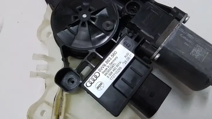 Audi A4 S4 B9 (2015 - 2019) 8W9863560 Механизм шторки багажника — фото 5