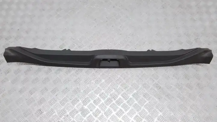 Volvo V70 (2007 - 2013) Отделка порога багажника — фото 1