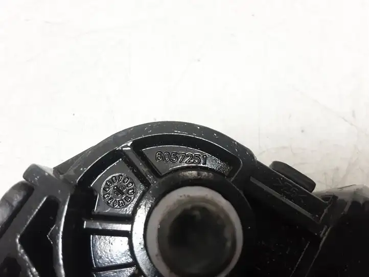 Volvo XC60 (2008 - 2013)  6057251 Замок переднего ремня