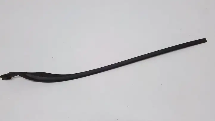 Volvo S60 (2010 - 2013) 31335864 Накладка стоек лобового стекла — фото 1