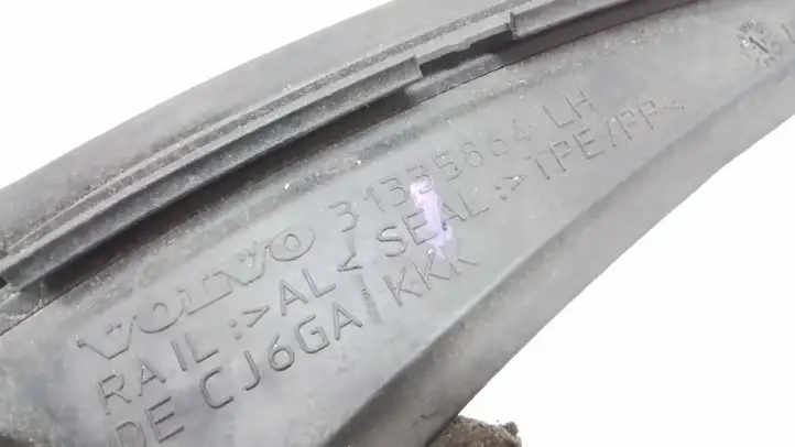 Volvo S60 (2010 - 2013) 31335864 Накладка стоек лобового стекла — фото 3