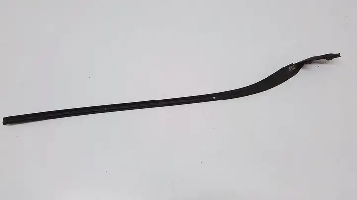 Volvo S60 (2010 - 2013) 31335864 Накладка стоек лобового стекла — фото 4