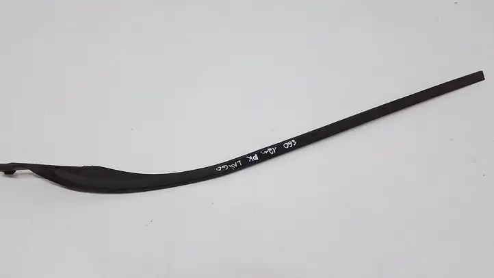 Volvo S60 (2010 - 2013) 31335864 Накладка стоек лобового стекла — фото 1