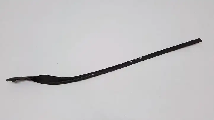 Volvo S60 (2010 - 2013) 30753986 Накладка стоек лобового стекла — фото 3